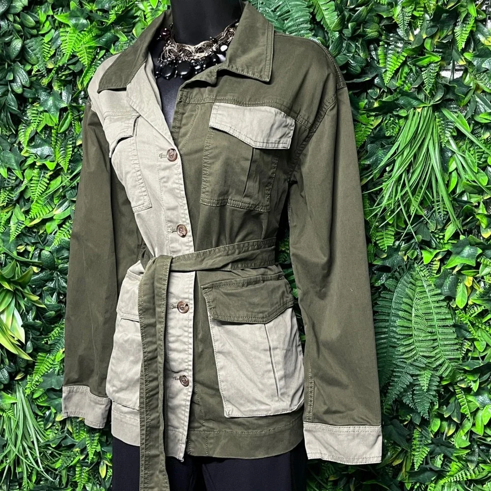 Banana Republic stylish colorblock